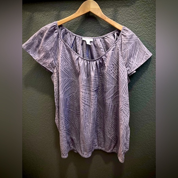 Calvin Klein Tops - 🍀4/$20🍀 CALVIN KLEIN Lavender too, flutter-sleeve, elastic hem